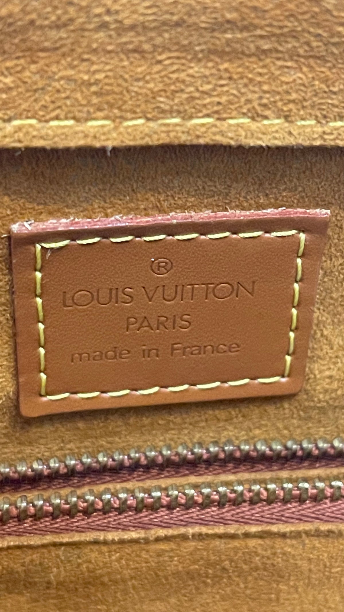Louis Vuitton Preloved Epi Leather Point Neuf