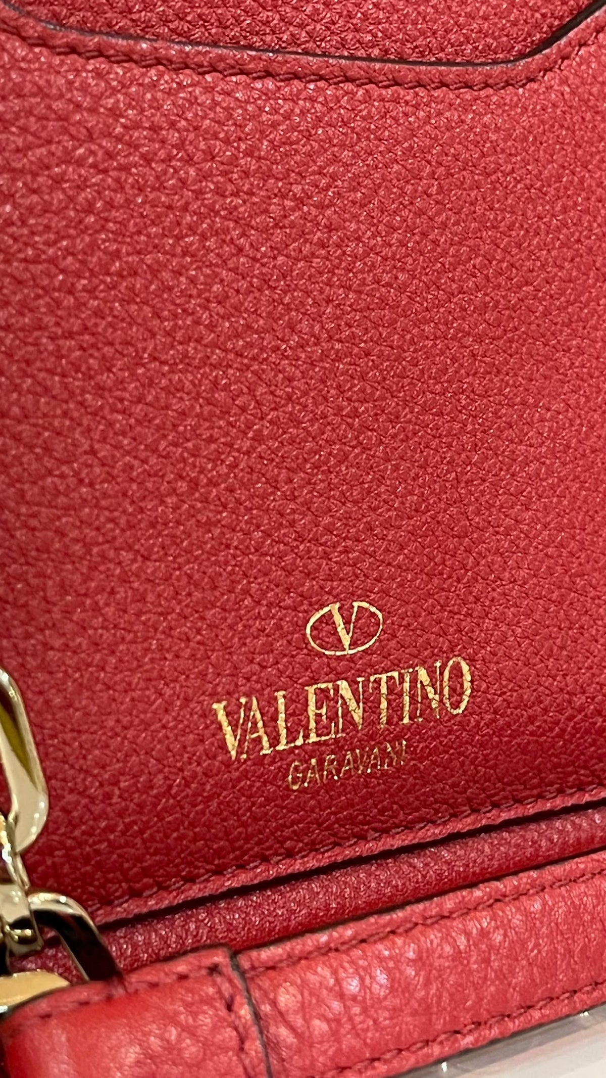 Valentino Garavani VLogo Signature Crossbody | Cuero Rojo | Made in Italy