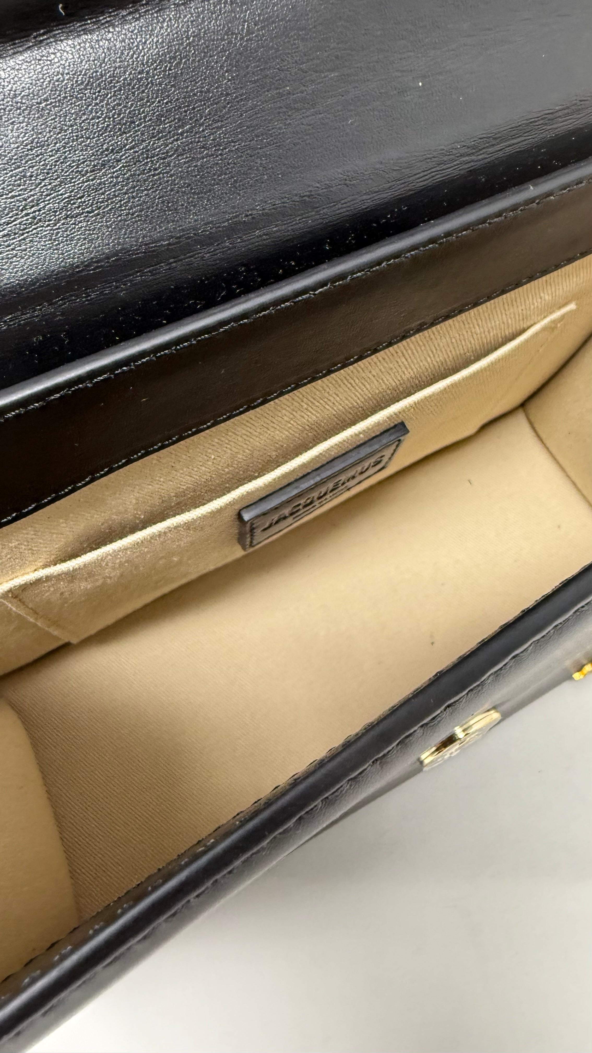Jacquemus Preloved Black