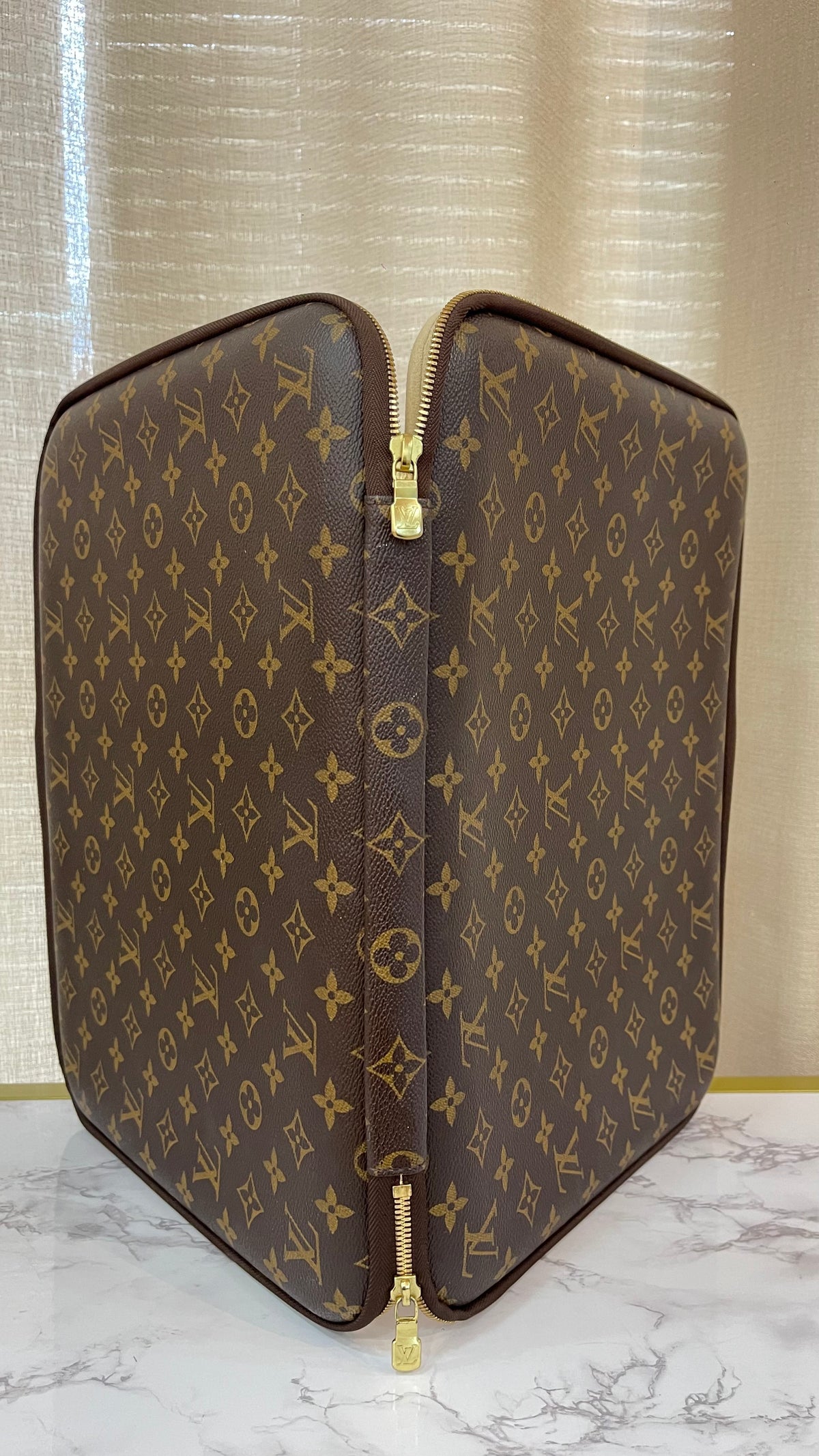 Louis Vuitton PRE OWNED Pochette Laptop 15" Monogram