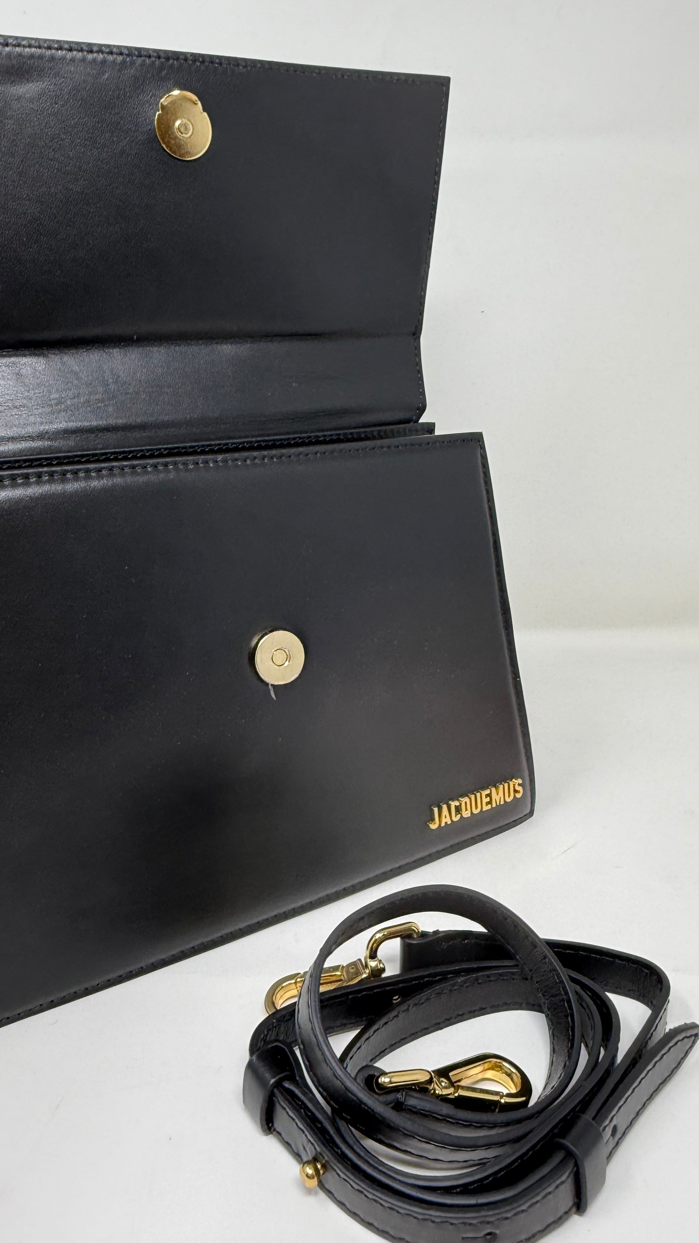 Jacquemus Preloved Black