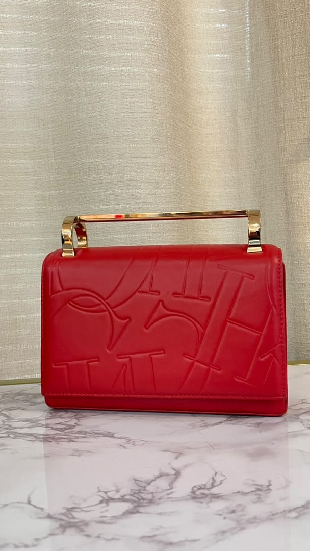Carolina Herrera Insignia Crossbody | Cuero Rojo | Monograma CH en Relieve