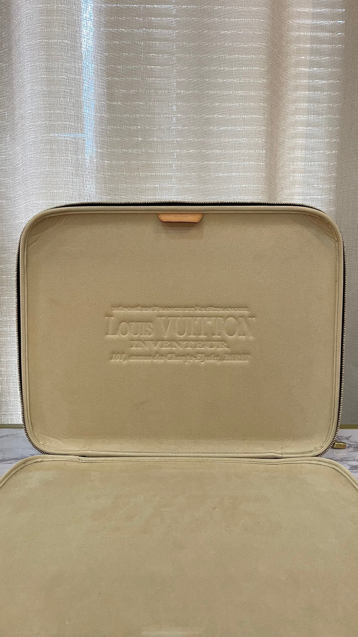 Louis Vuitton PRE OWNED Pochette Laptop 15" Monogram