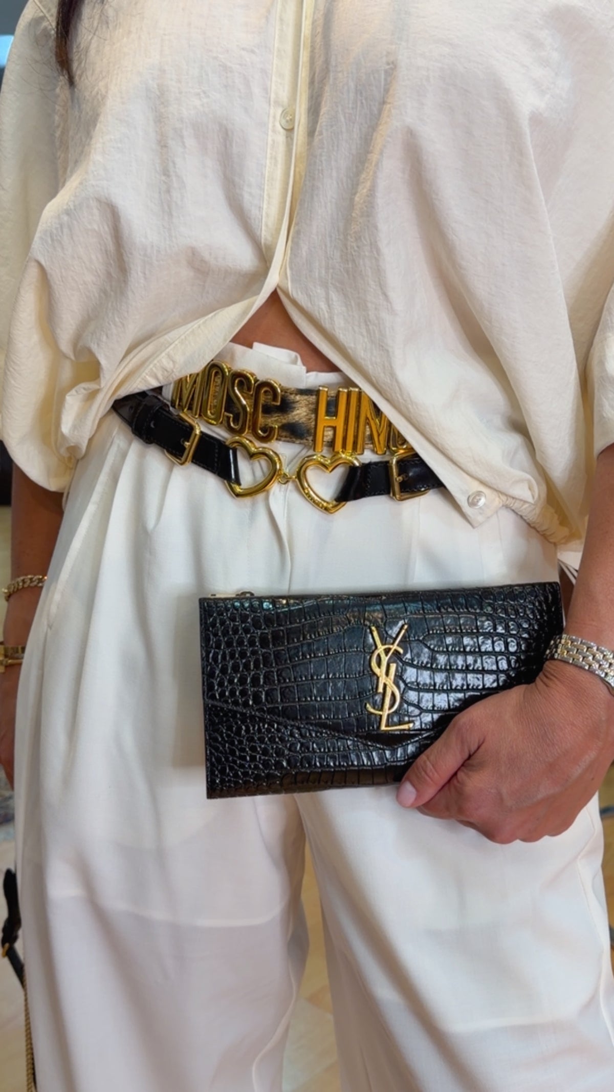 Cinturón PRE OWNED Moschino Corazones Gold