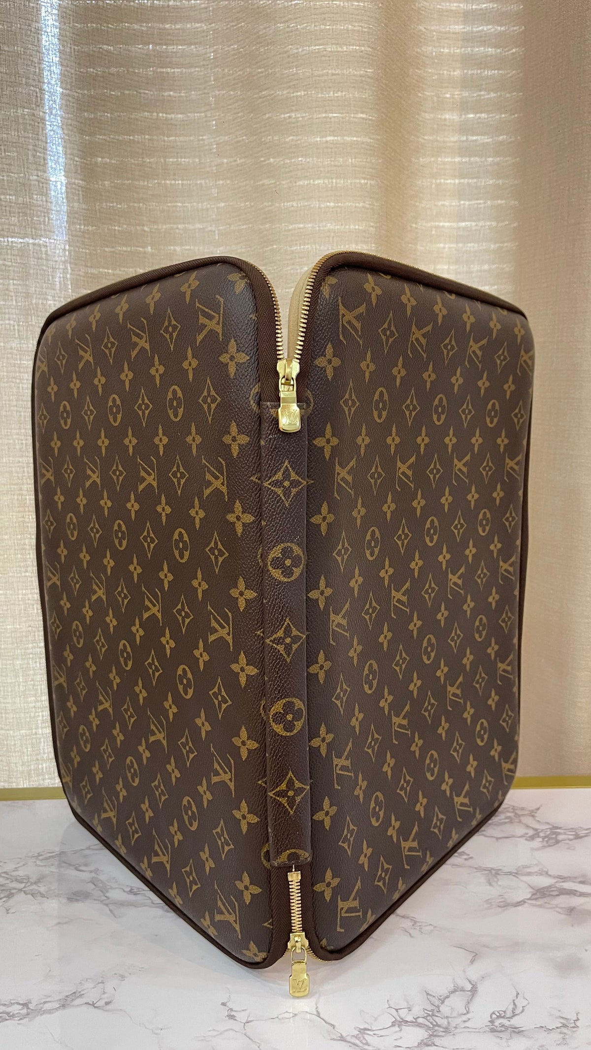 Louis Vuitton PRE OWNED Pochette Laptop 15" Monogram