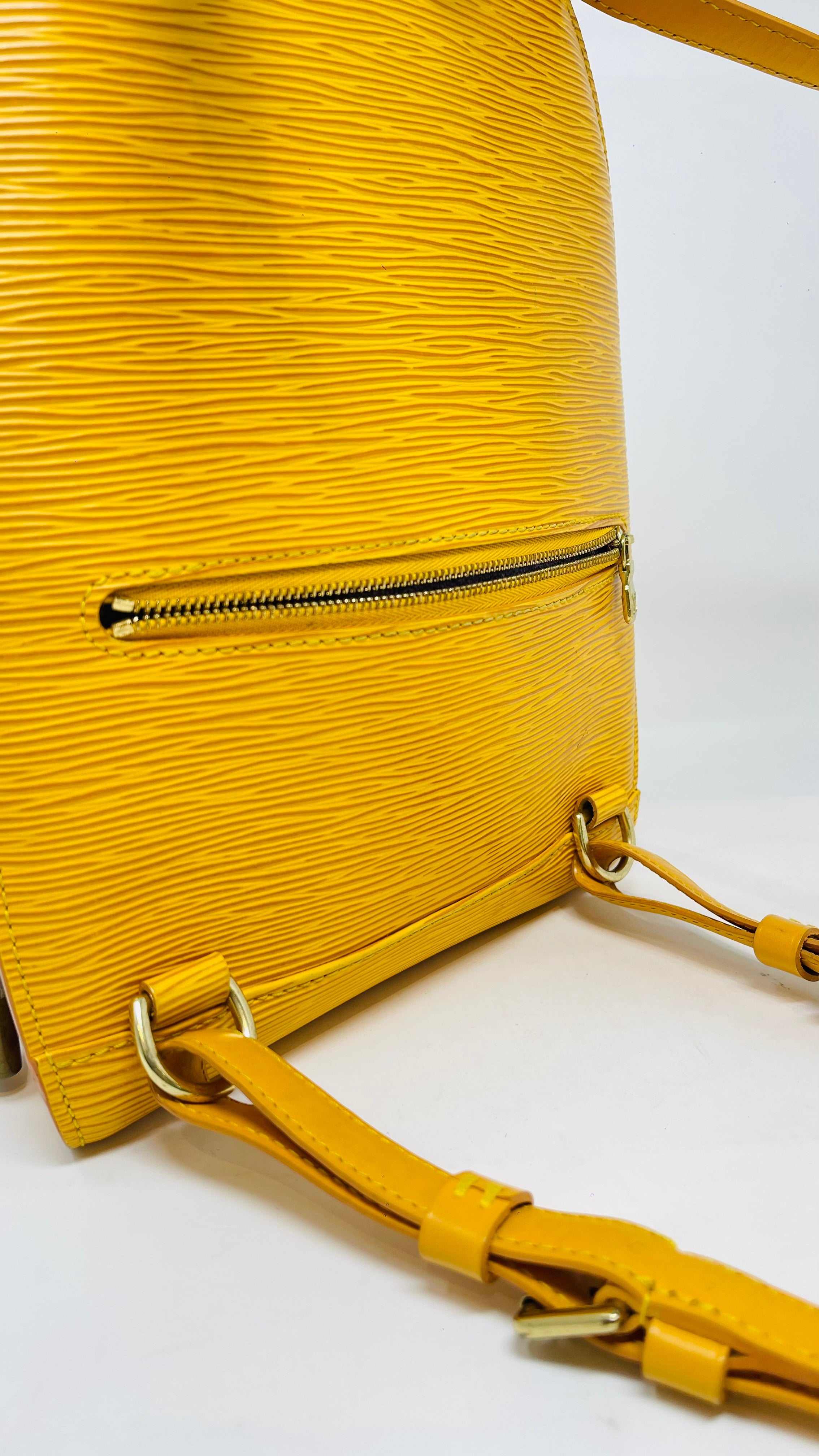 Epi Leather Louis Vuitton Ellipse