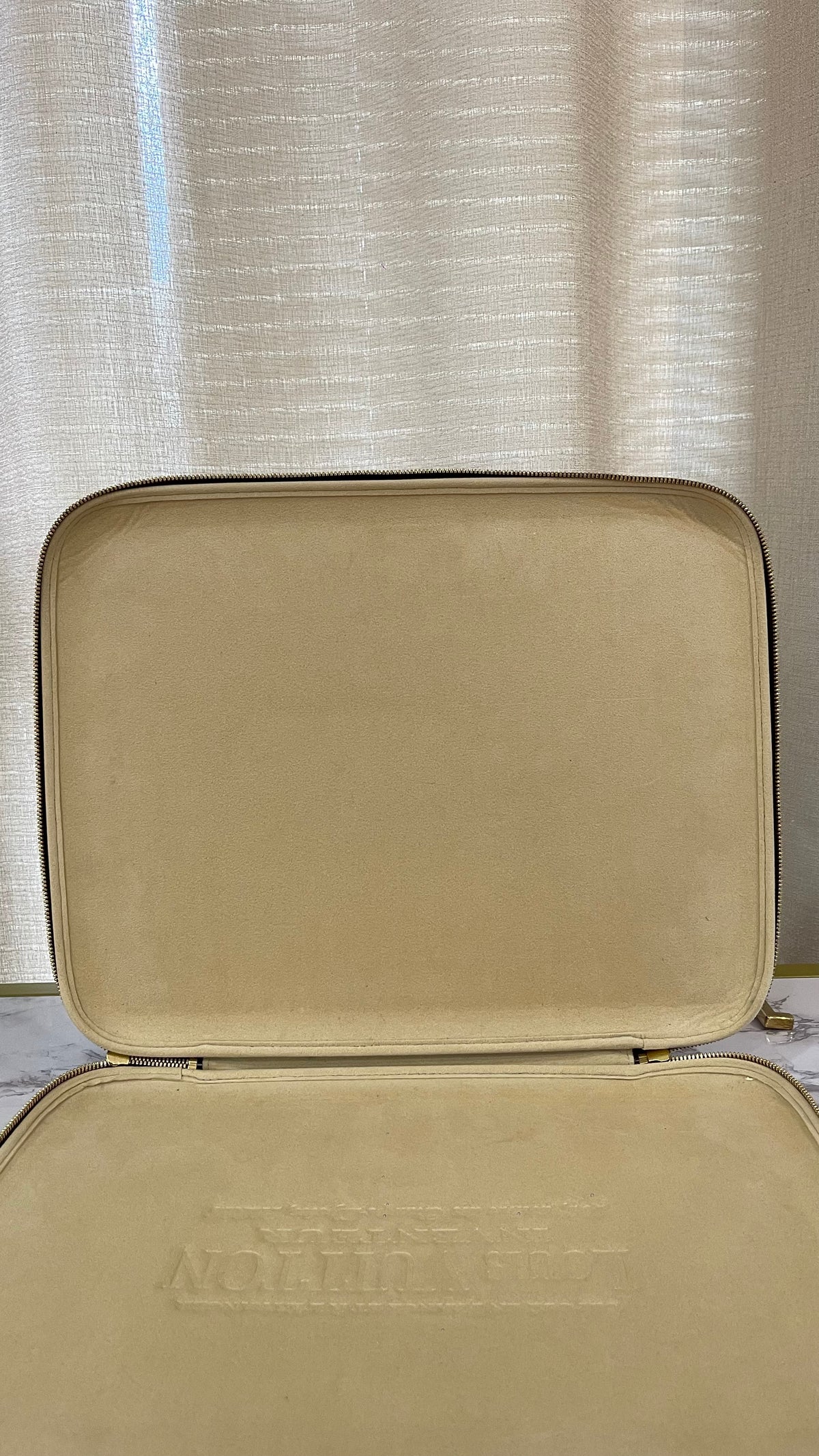 Louis Vuitton PRE OWNED Pochette Laptop 15" Monogram