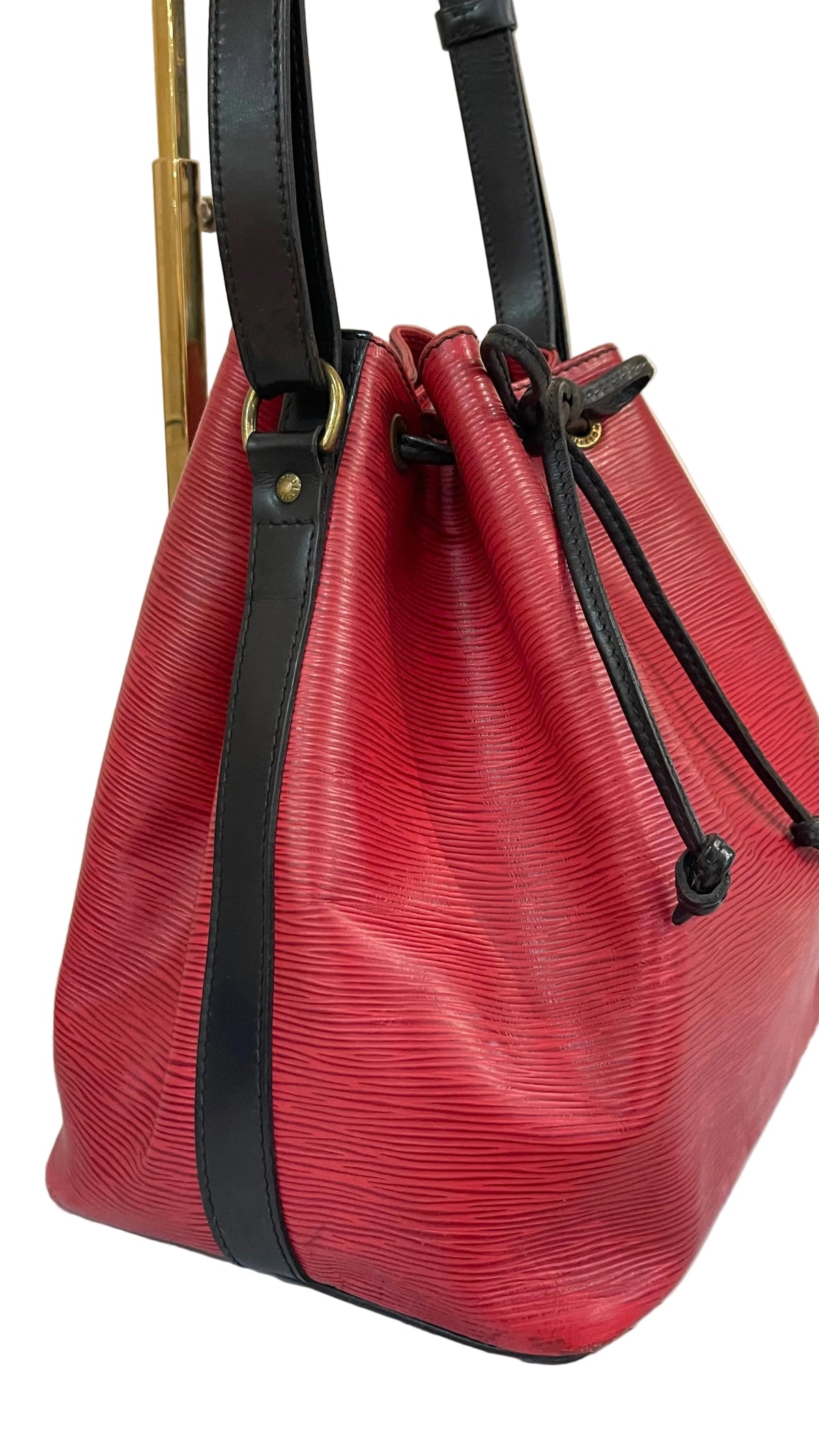 Louis Vuitton PRE OWNED Epi Leather Noé Petit Vintage.