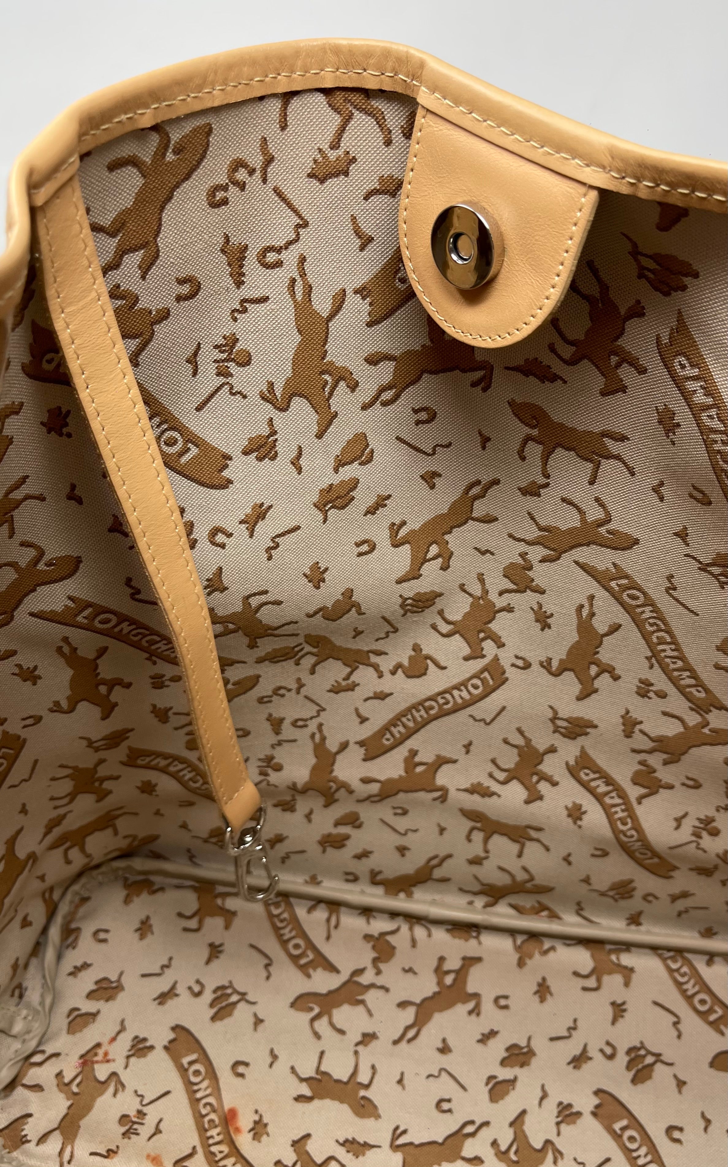 Longchamp Cartera Grande Con Porta Cosmético.