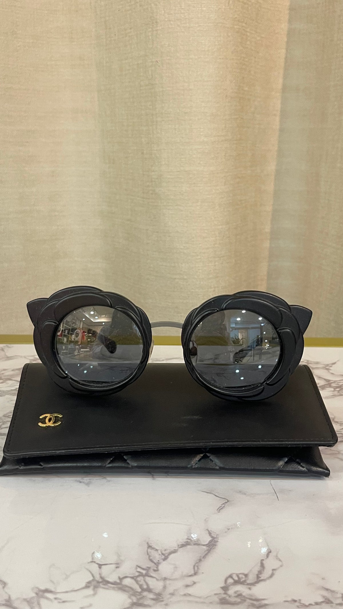 Chanel Sunglasses PRE OWNED Round Camelia