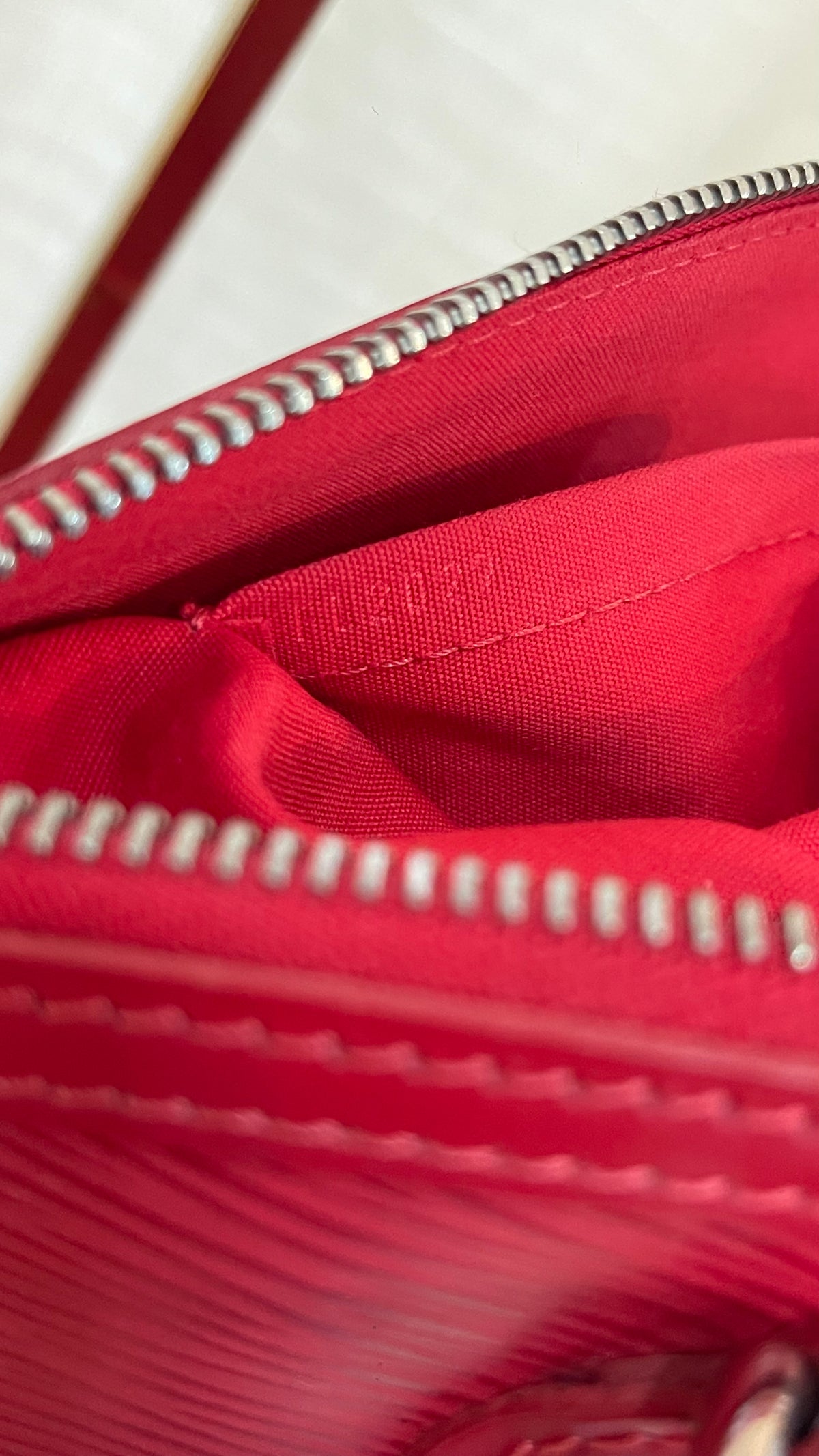 Louis Vuitton Preloved Epi Leather Lockit
