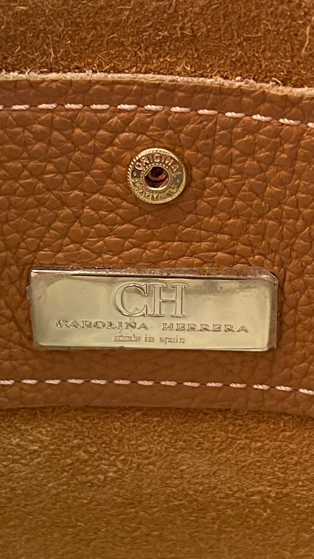 Carolina Herrera CHHC Satchel Tote | Cuero Pebbled Camel | Logo Bordado