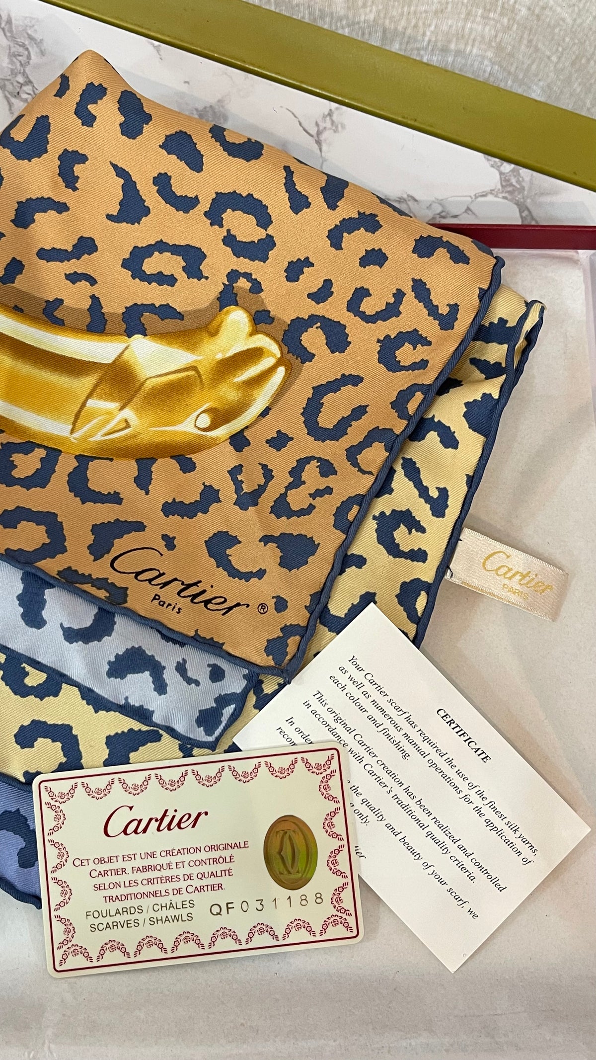 Cartier Pañuelo Preloved