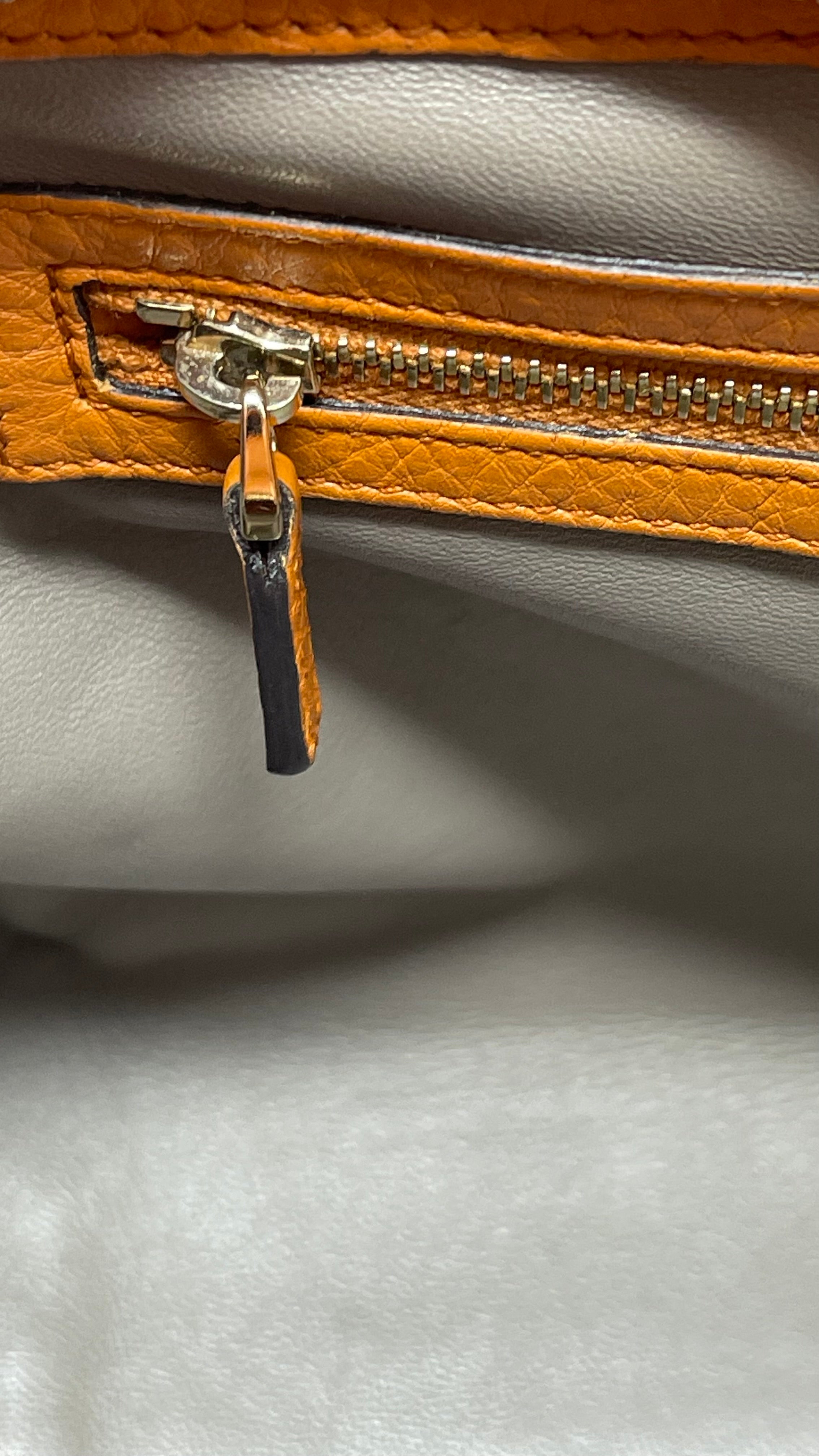Gucci Pebble Calfdkin Lady Tassel Tote