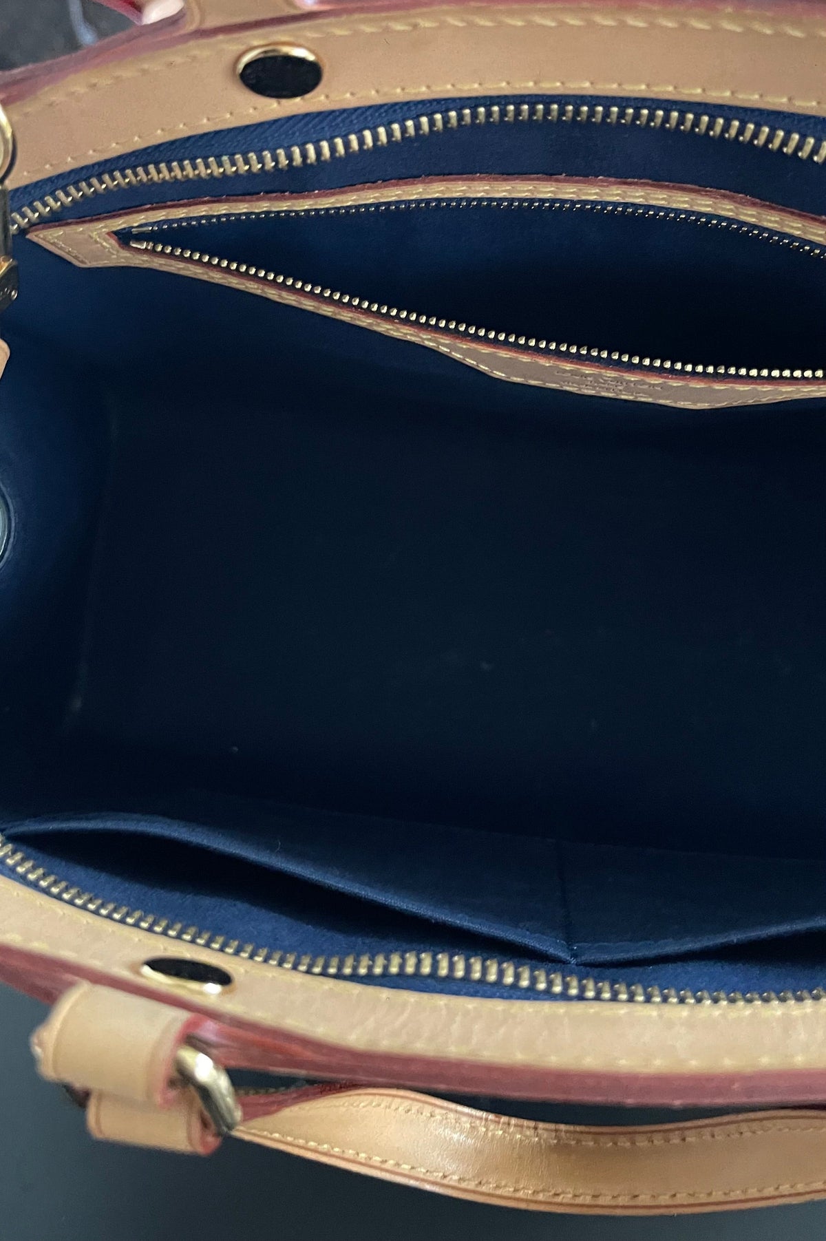 Louis Vuitton PRE OWNED Bréa MM Vernis Bleu Infini