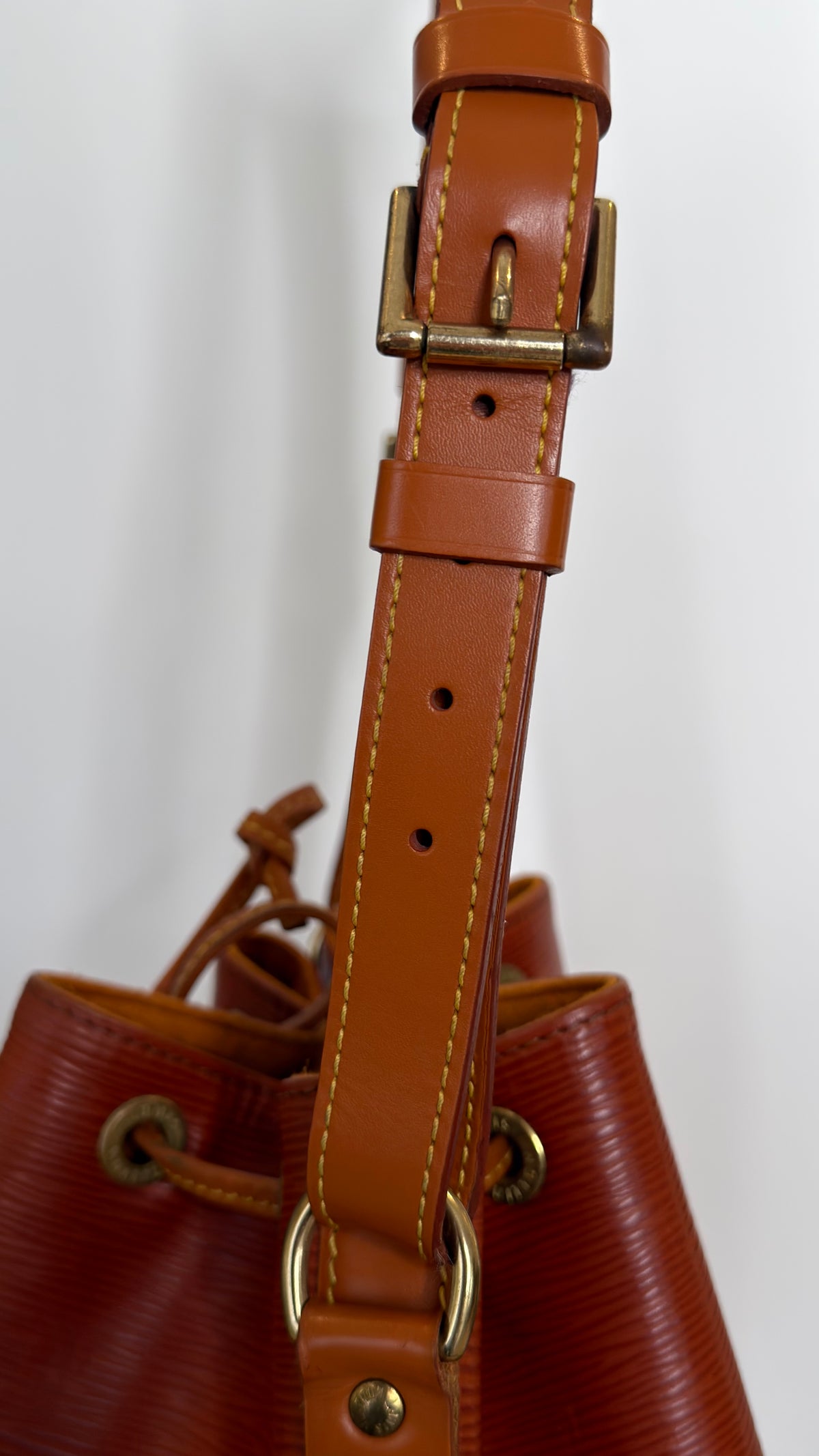 Louis Vuitton PRE OWNED Noe GM Epi Leather Bucklet