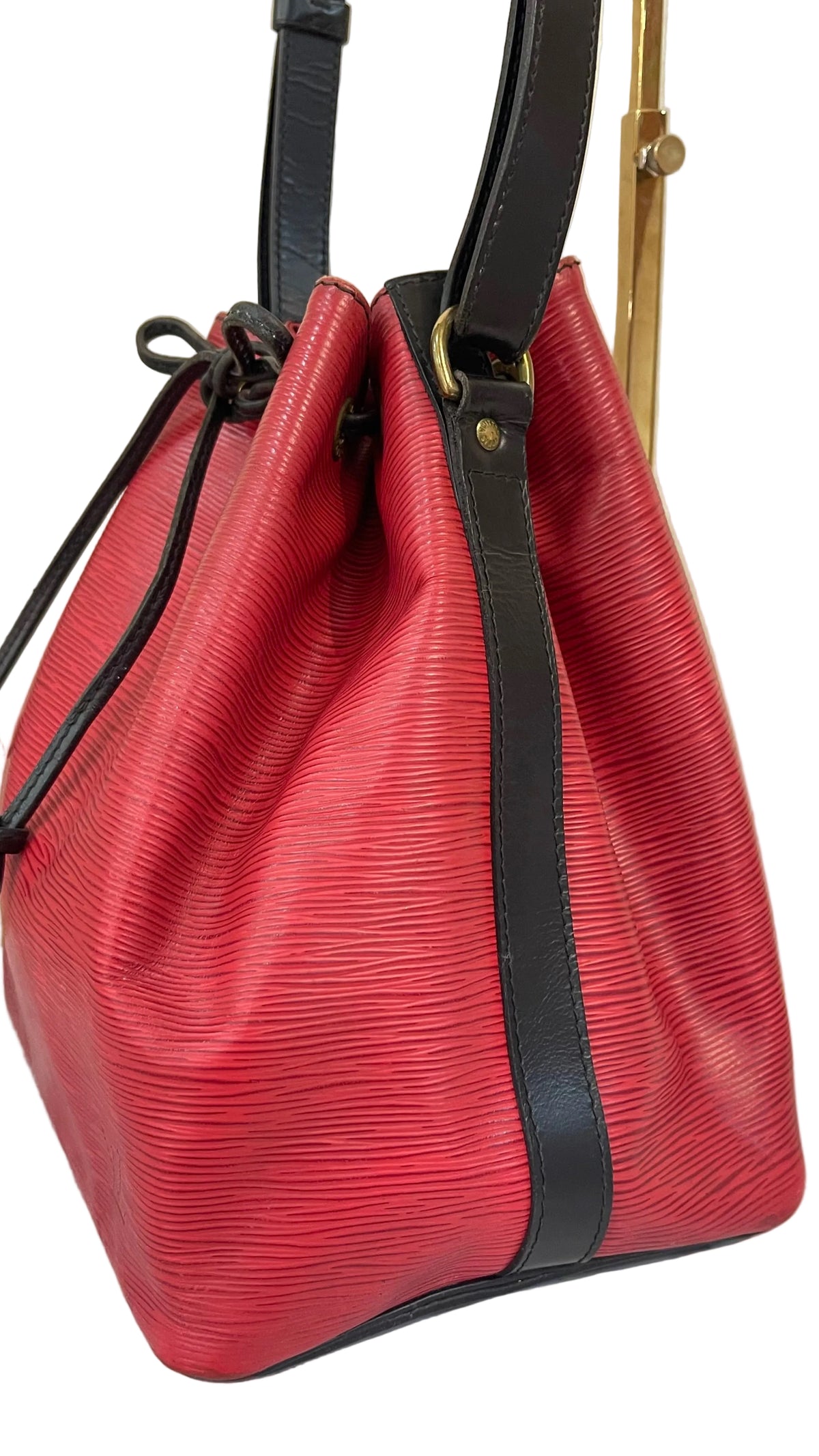Louis Vuitton PRE OWNED Epi Leather Noé Petit Vintage.