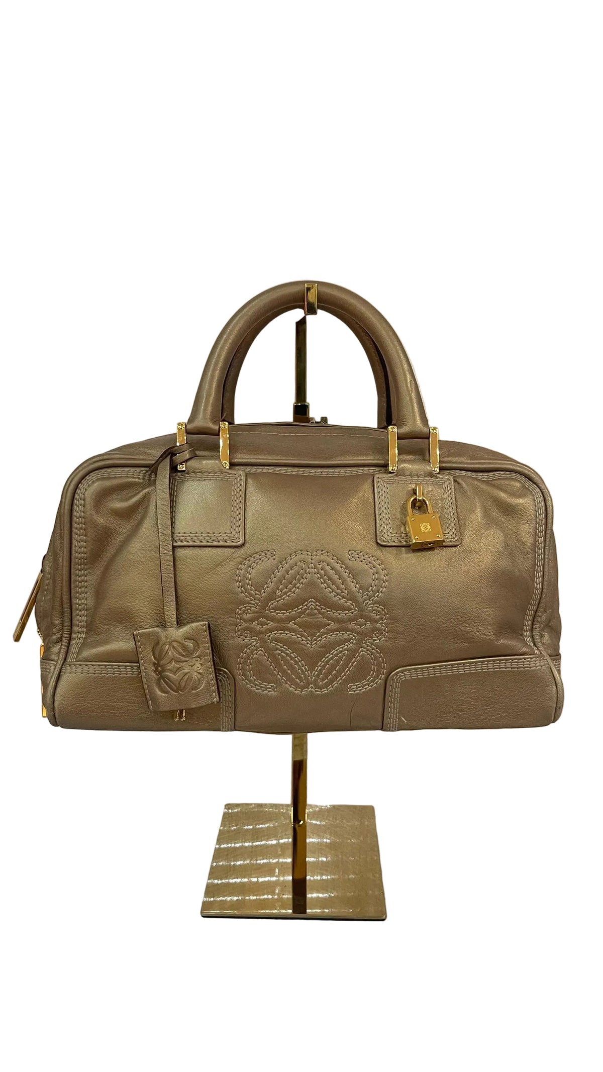 Loewe Amazona 28 PRE OWNED Piel Metalizado Dorada