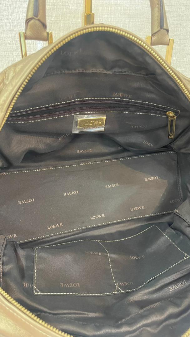Loewe Amazona 28 PRE OWNED Piel Metalizado Dorada